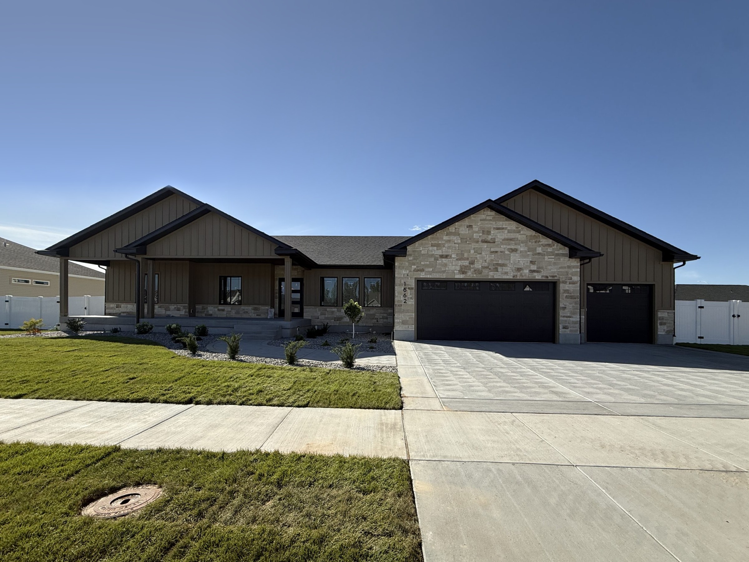 1662 Sandbar front exterior