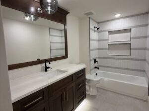 5439 Rip Tide bathroom